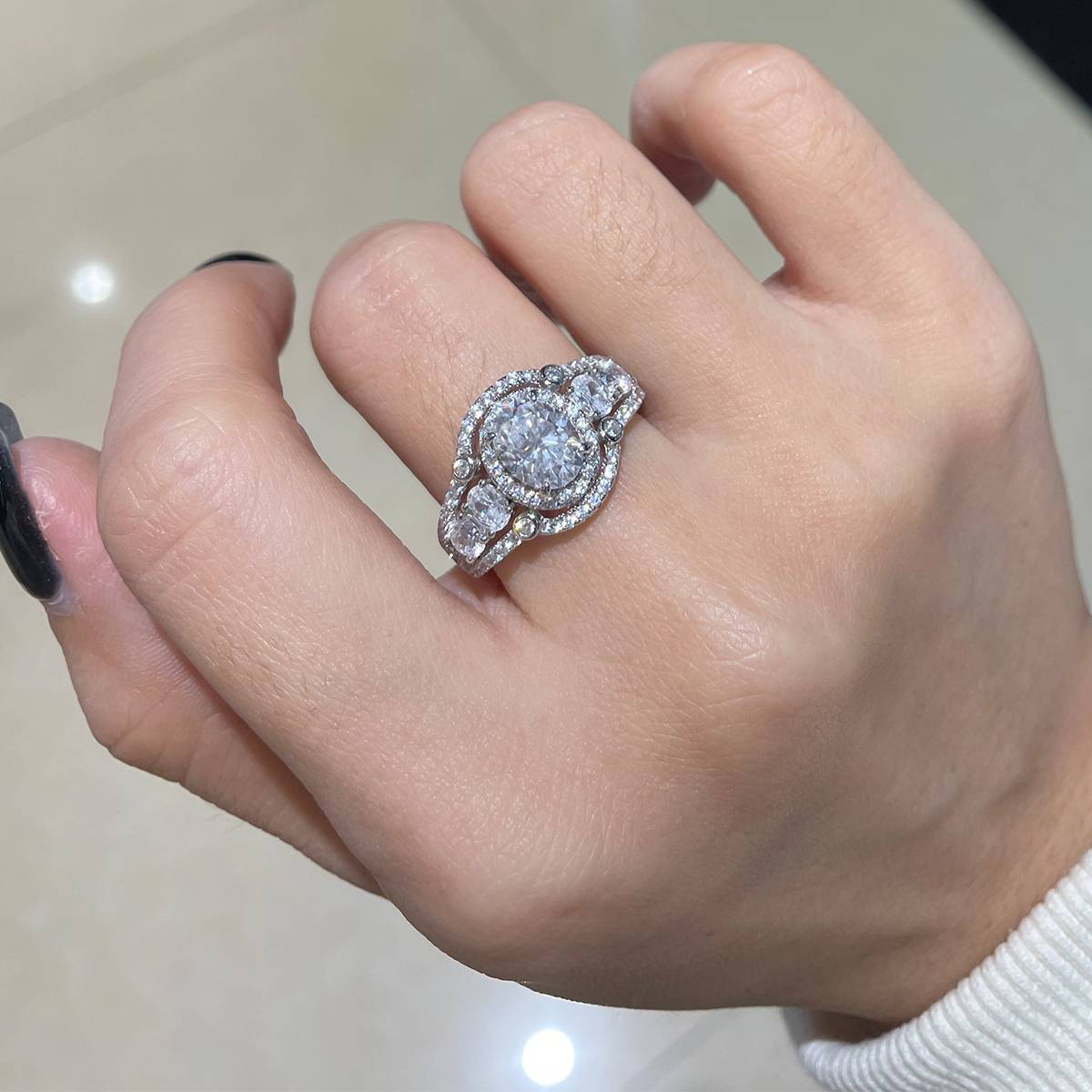 Light Luxury Oval Diamond Women's Ring S925 Silver Plated Platinum Customized Selection Main Stone Moissanite 1.5ct/Side Stone Cubic Zirconia